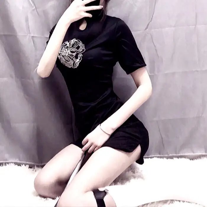 勇探闯龙潭